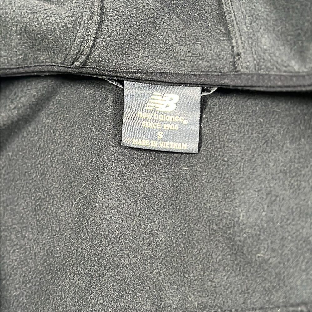 Men’s New Balance Soft Shell jacket - Picture 2 of 5
